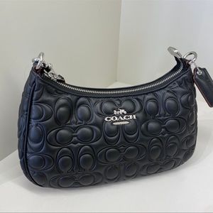 Coach Teri Shoulder Bag CM054